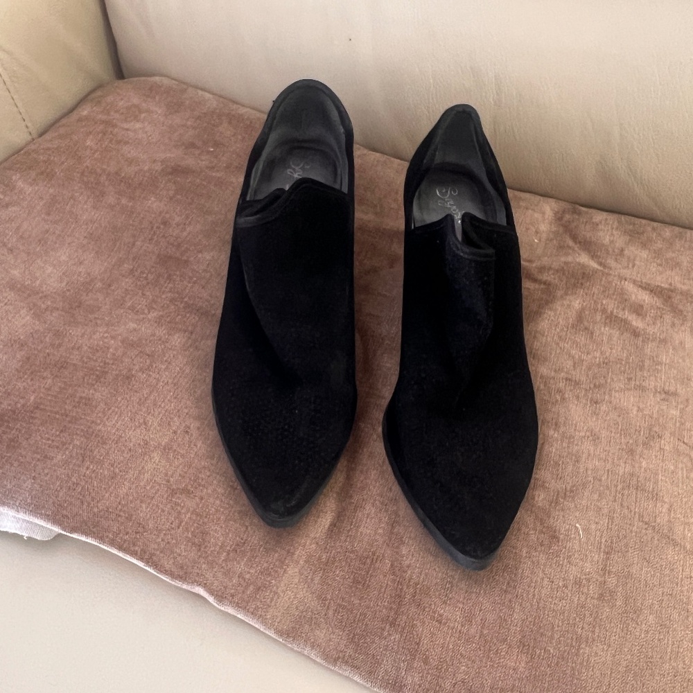 Seychelles Black Suede Booties - Size 9.5